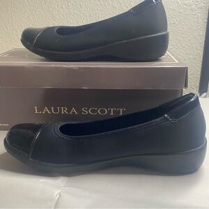 Laura Scott Black Flats for Women